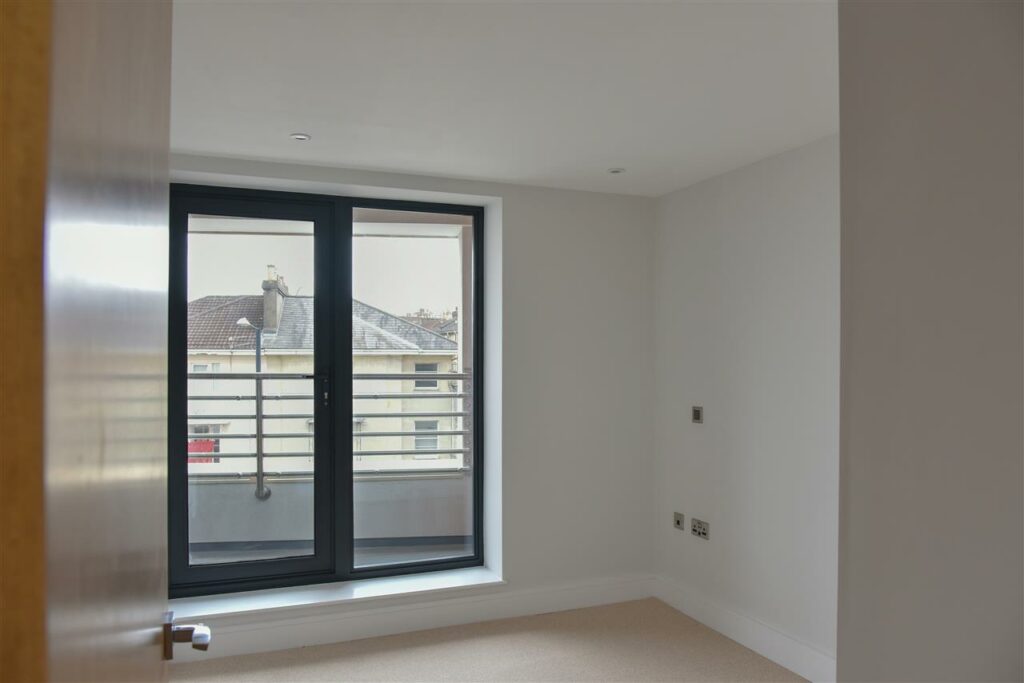 Whiteladies Road — photo 9