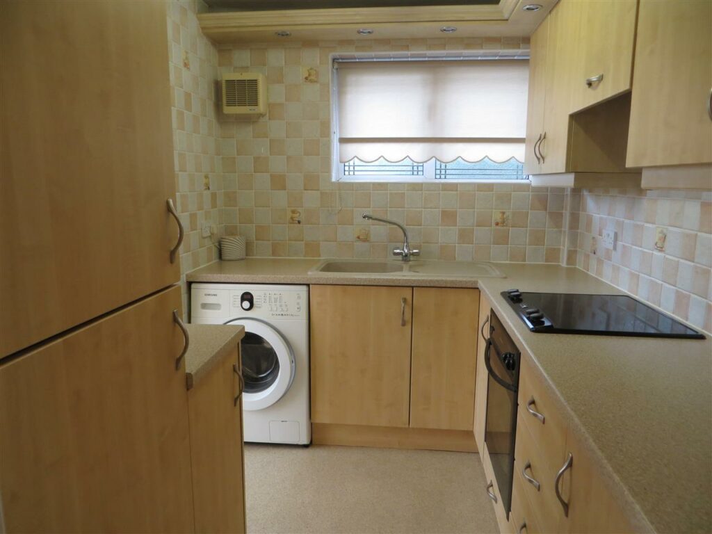 Headley Lane — photo 3